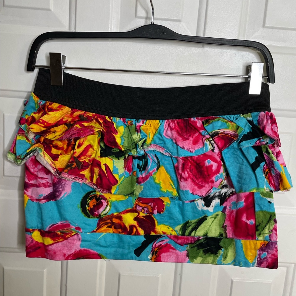 Gorgeous floral peplum miniskirt